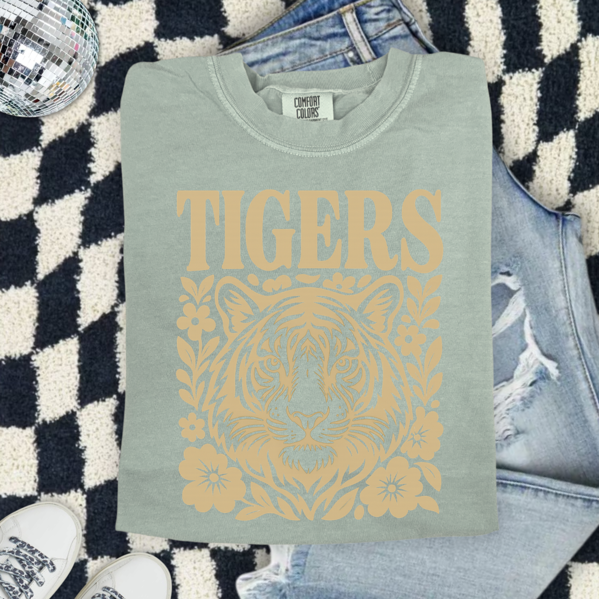 Tigers Graphic Comfort Colors T‑Shirt — Vintage Floral Tiger Illustration