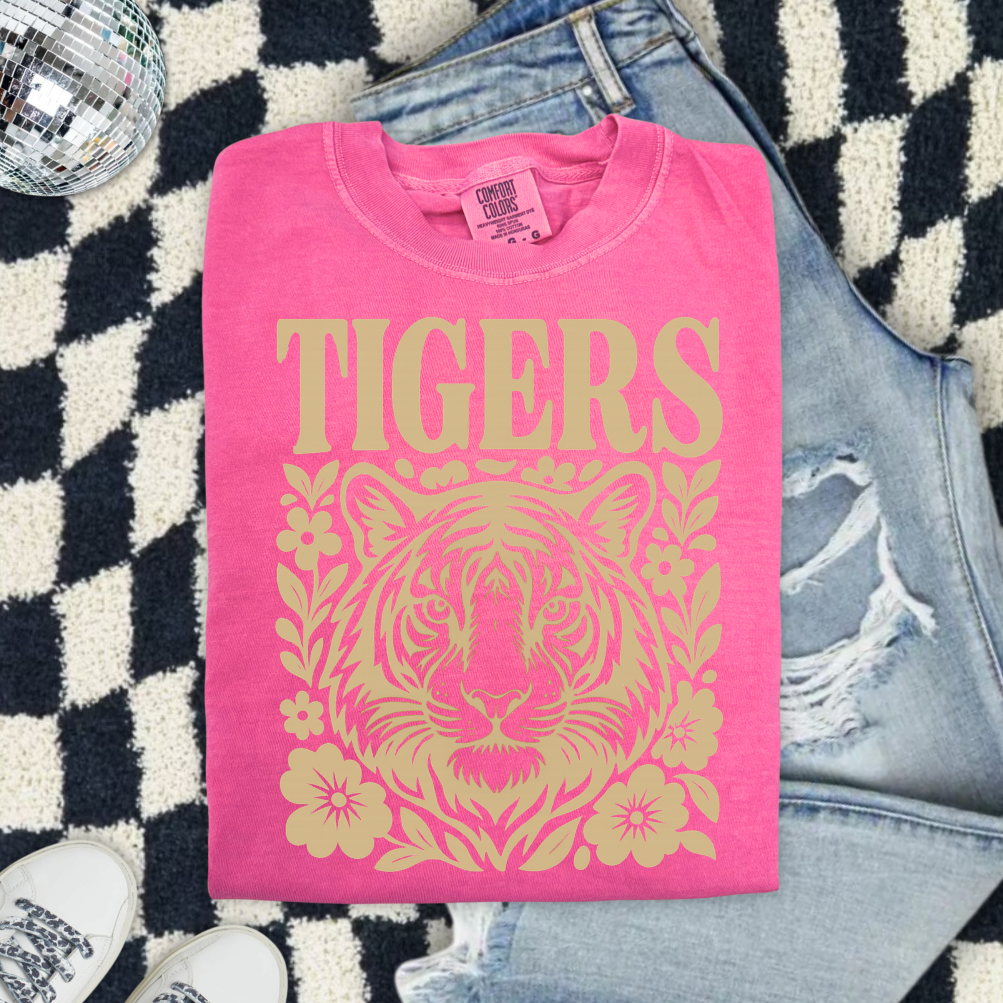 Tigers Graphic Comfort Colors T‑Shirt — Vintage Floral Tiger Illustration