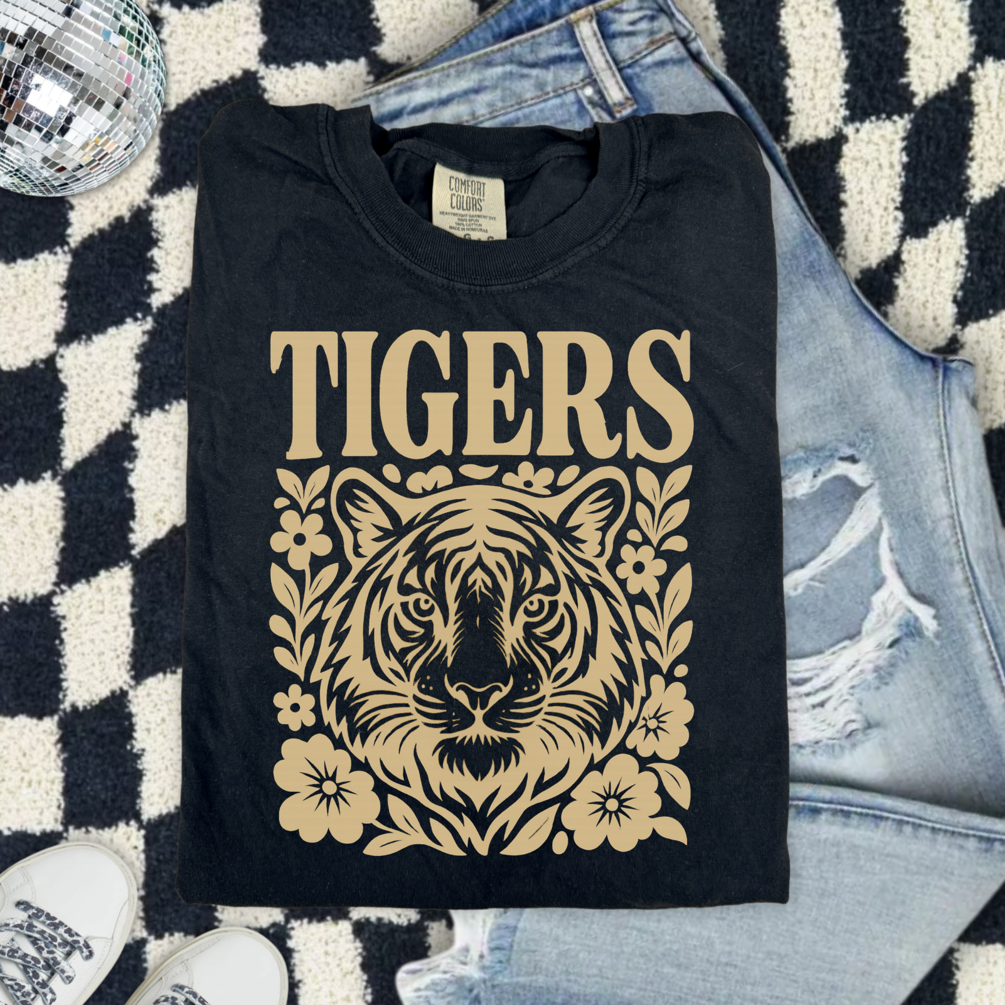 Tigers Graphic Comfort Colors T‑Shirt — Vintage Floral Tiger Illustration