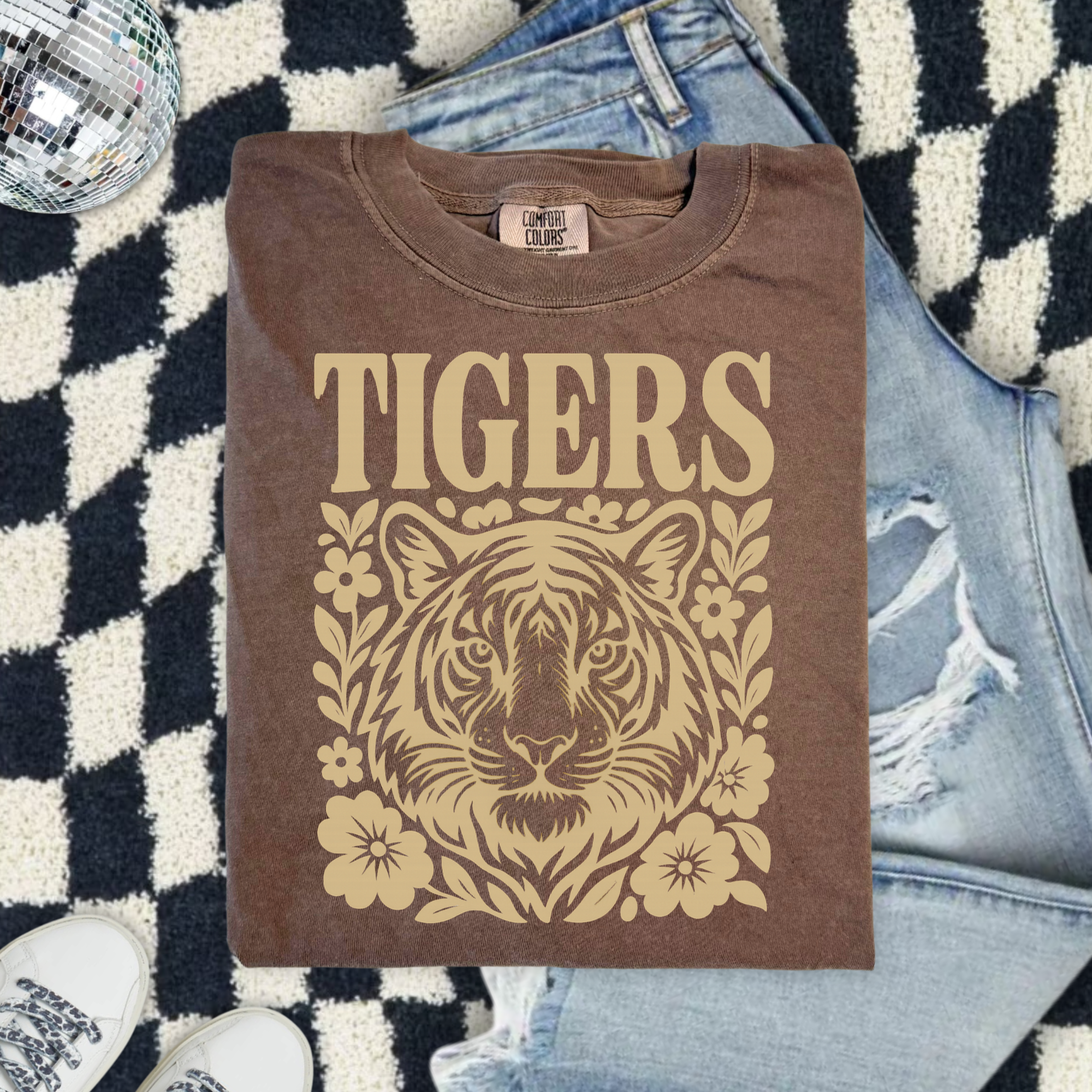 Tigers Graphic Comfort Colors T‑Shirt — Vintage Floral Tiger Illustration