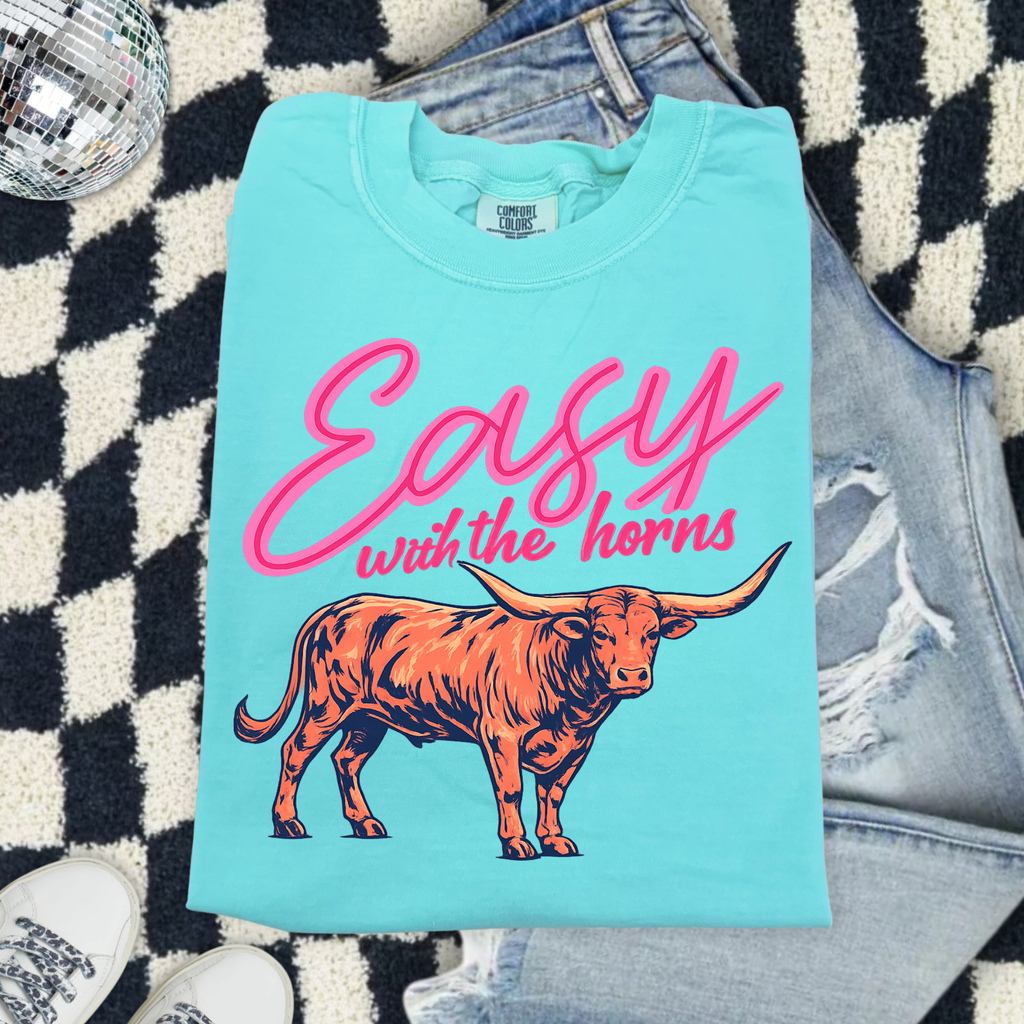 Easy With The Horns Longhorn Graphic T-Shirt — Vintage Western Cowgirl Tee